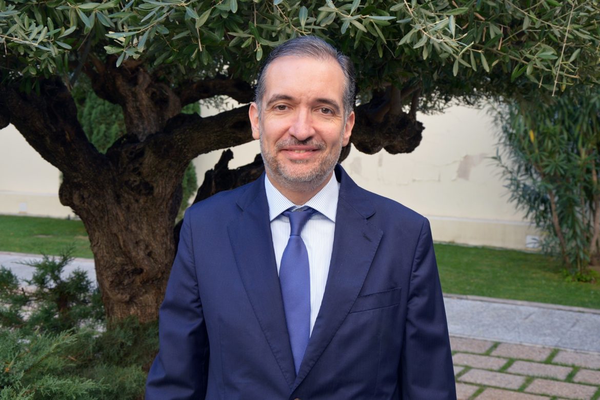 En pocas palabras: “La empresa al servicio de la sociedad en el siglo XXI”